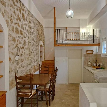 Στούντιο Σε Πέτρινο Σπίτι, Κοντά Σε Παραλία Apartamento Kyparissia Exterior foto