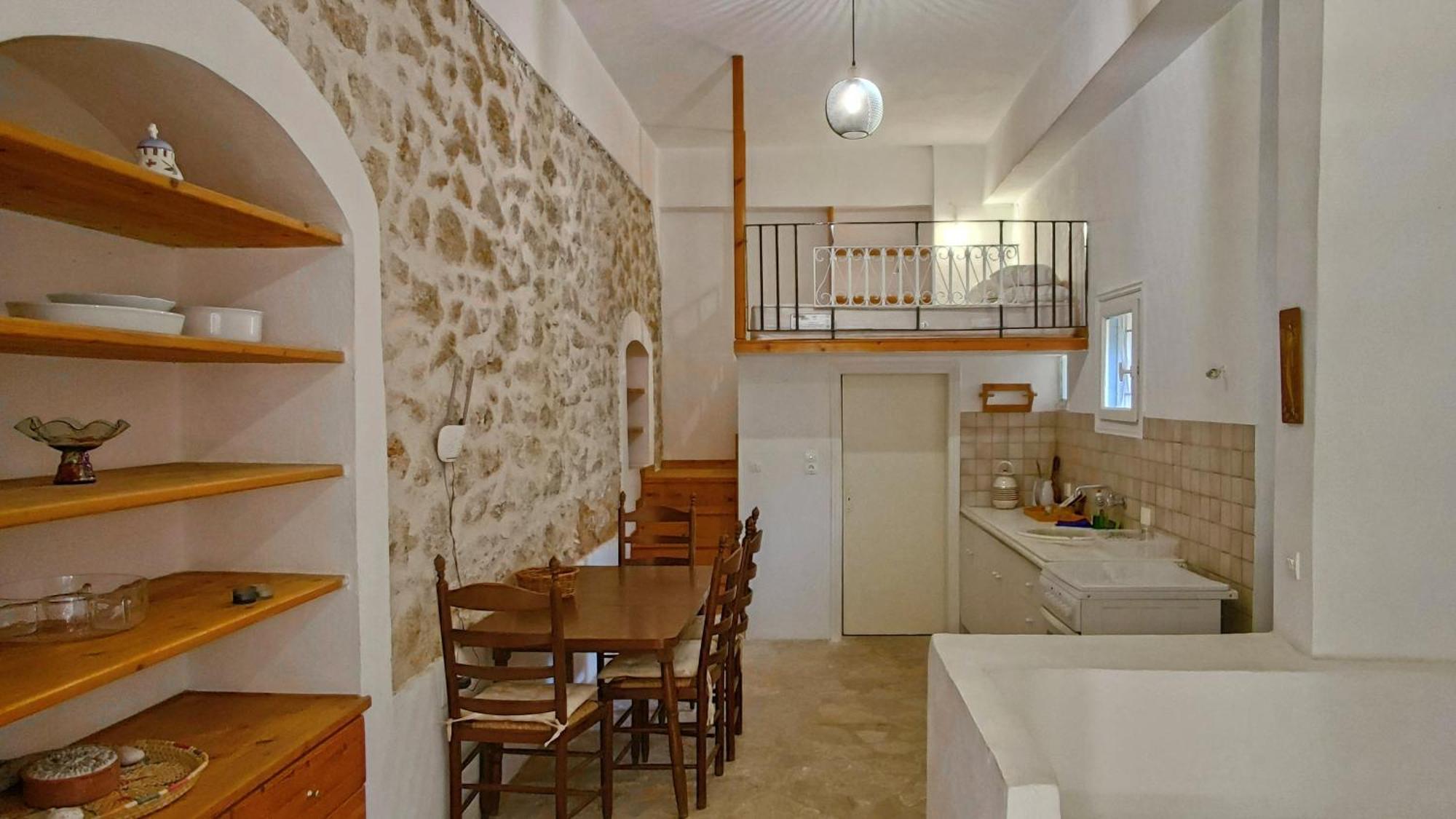 Στούντιο Σε Πέτρινο Σπίτι, Κοντά Σε Παραλία Apartamento Kyparissia Exterior foto